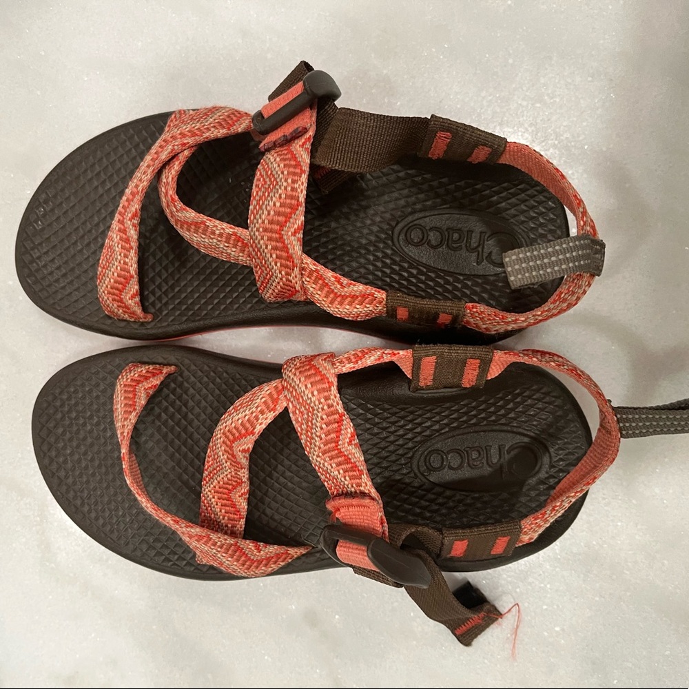 Girls Chaco sandals, size 1Y coral and brown
